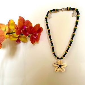 Necklace of natural bowl